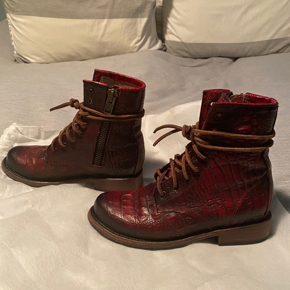 Freebird Red Croco Manchester Boots - Picture 2 of 9
